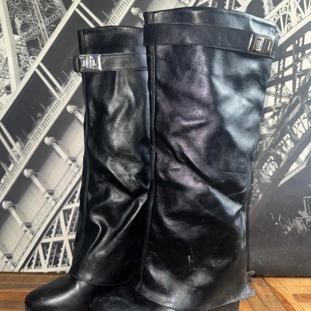 Elegant Black Women's Boots - Picture 3 of 3